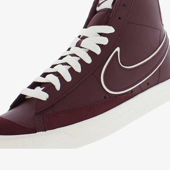 Nike Men’s Blazer Mid '77 Premium Sneaker - Picture 3 of 4